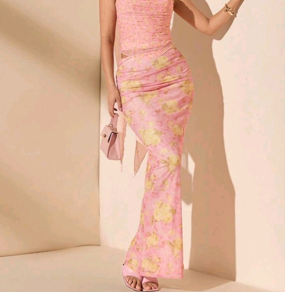 Fitted Ruffle Hem Floral Skirt In Pink Base With Yellow Flowers, Perfect For Val - Picture 3 of 4